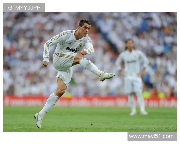 梅西C罗并肩逐梦足坛历史巅峰 揭秘世界足坛传奇球星的崛起与辉煌